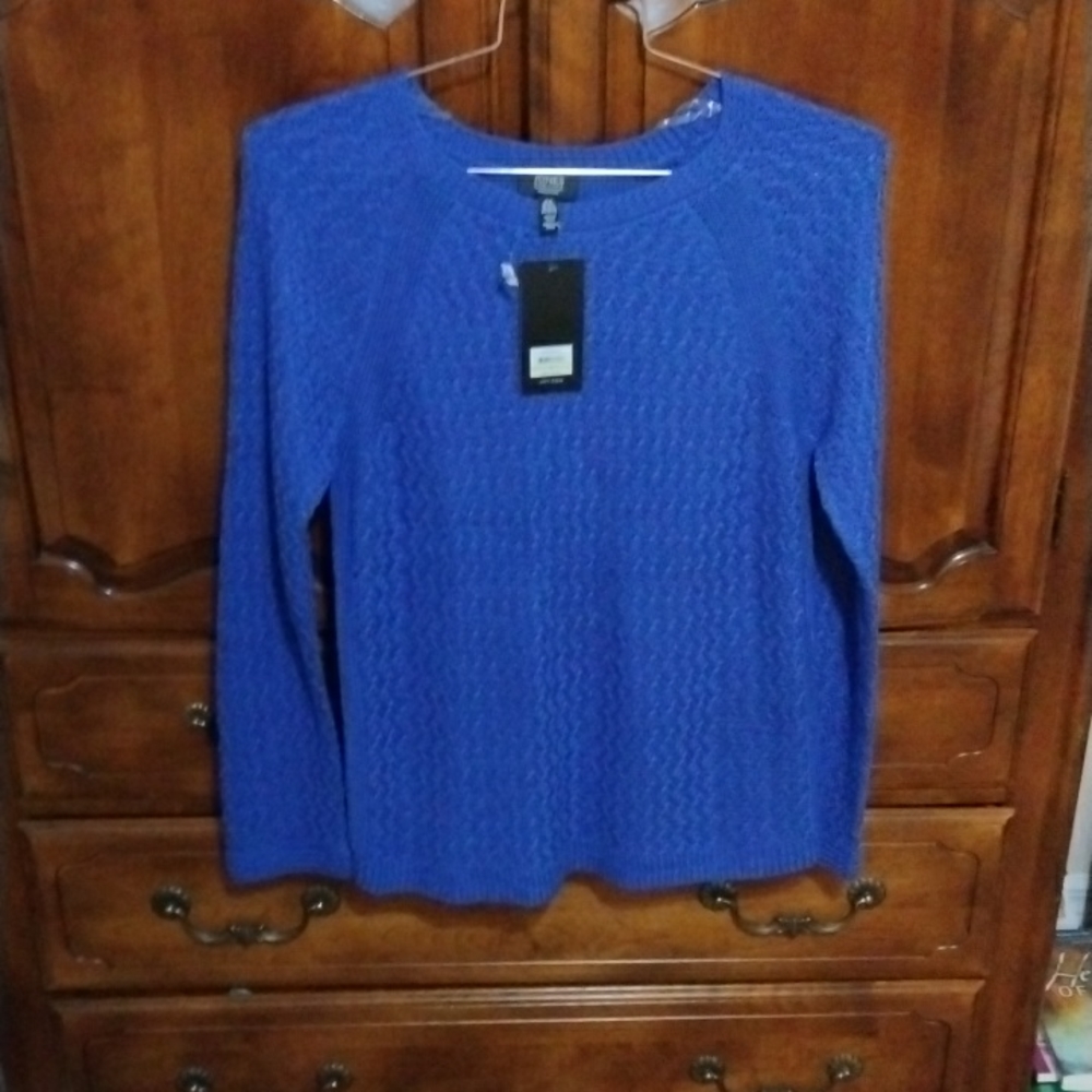 Blue knit long sleeve top